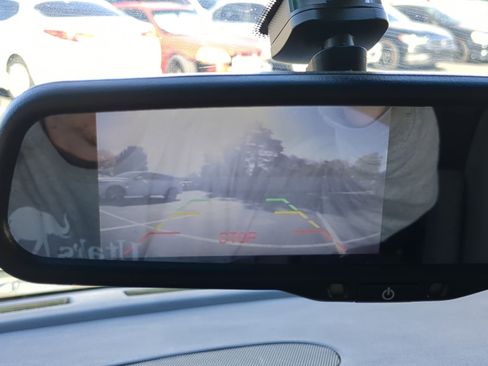 Used 2015 Nissan Quest S image 23