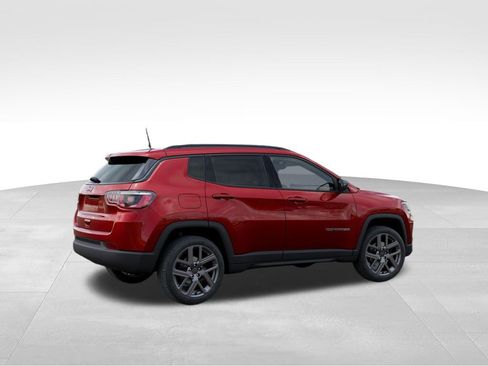 Used 2026 Jeep Compass Latitude AWD/4WD image 5