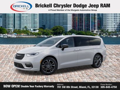 New 2026 Chrysler Pacifica Select