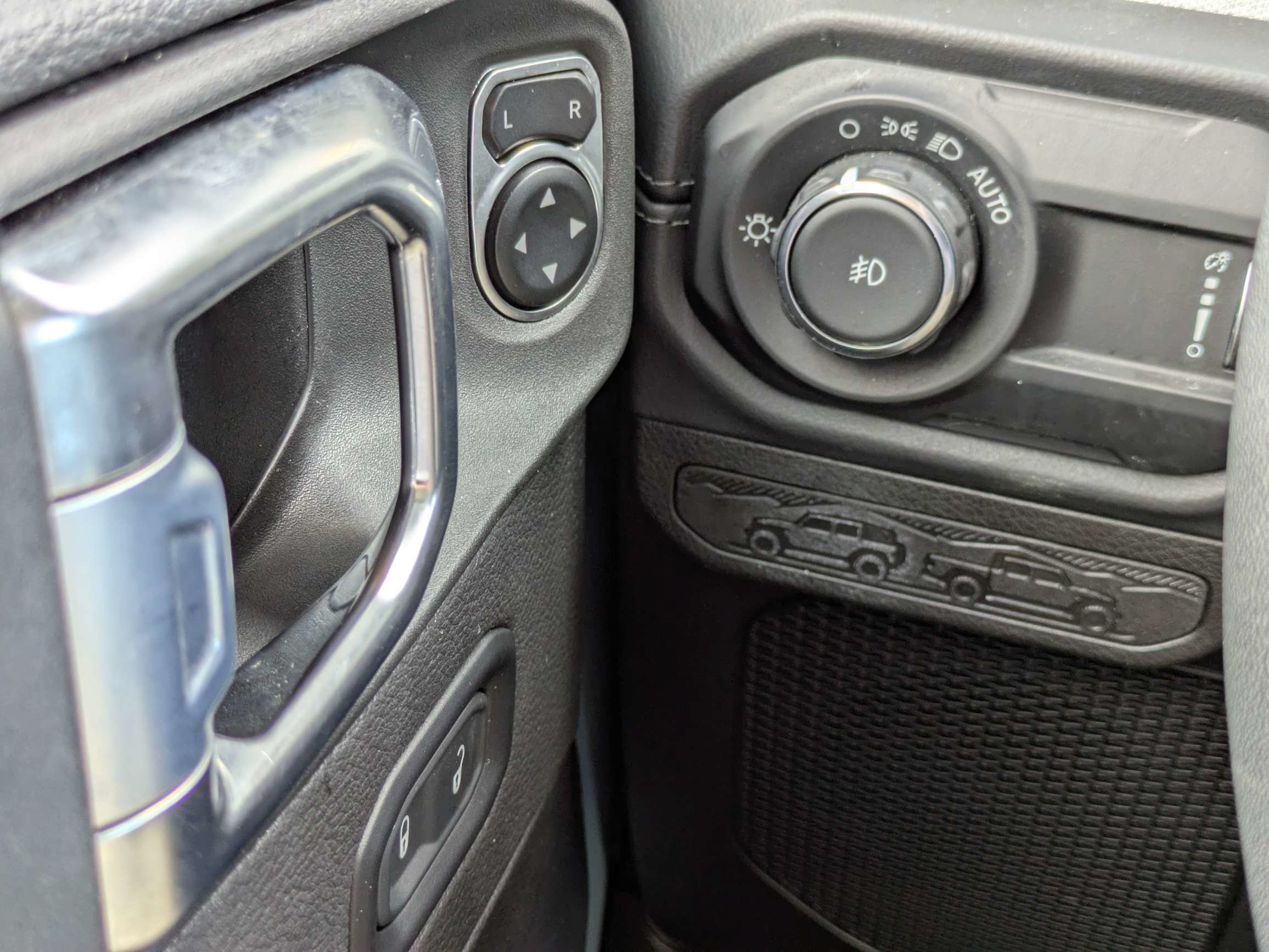 Used 2026 Jeep Wrangler Unlimited Sahara AWD/4WD image 33