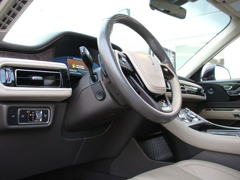 Used 2022 Lincoln Aviator Reserve image 28