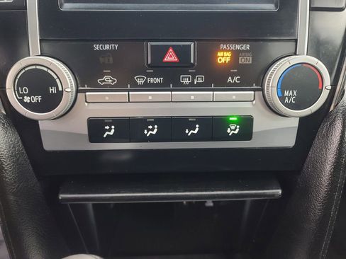 Used 2013 Toyota Camry SE image 30