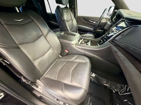 Used 2016 Cadillac Escalade Platinum AWD/4WD image 15