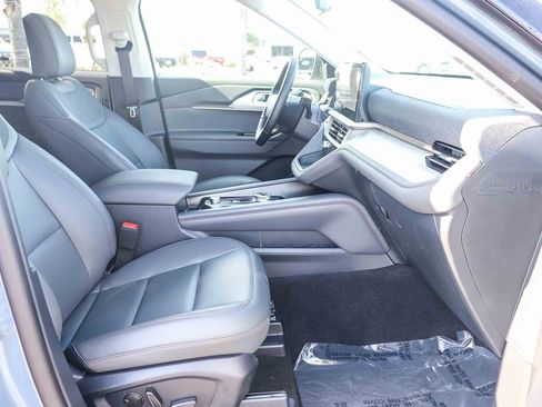 Used 2026 Ford Explorer Active w/ Active Comfort Package RWD image 16