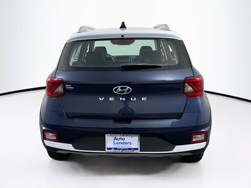 Used 2021 Hyundai Venue image 6