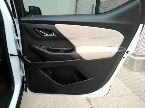 Used 2023 Chevrolet Traverse LT w/ LPO, Cargo Package image 24