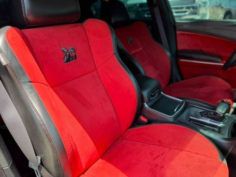 Used 2019 Dodge Charger Scat Pack w/ Dynamics Package RWD image 16