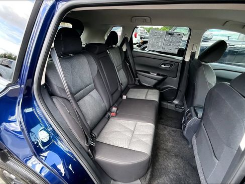Used 2025 Nissan Rogue SV FWD image 27