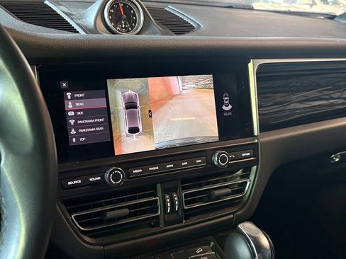 Used 2021 Porsche Macan AWD/4WD image 31