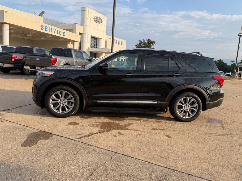 Used 2023 Ford Explorer Limited w/ Limited Technology Package AWD/4WD image 2