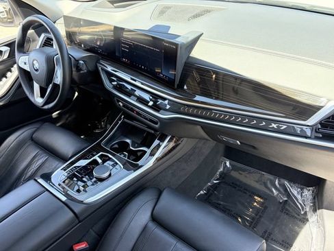 Used 2026 BMW X7 xDrive40i AWD/4WD image 13