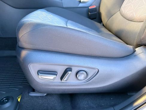 Used 2025 Toyota RAV4 XLE image 25