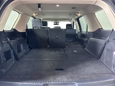 Used 2022 Ford Expedition XLT image 9