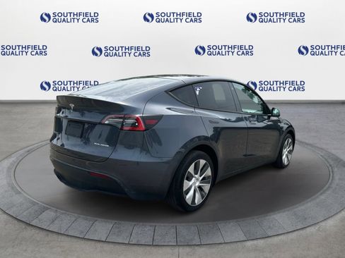 Used 2020 Tesla Model Y Long Range image 7