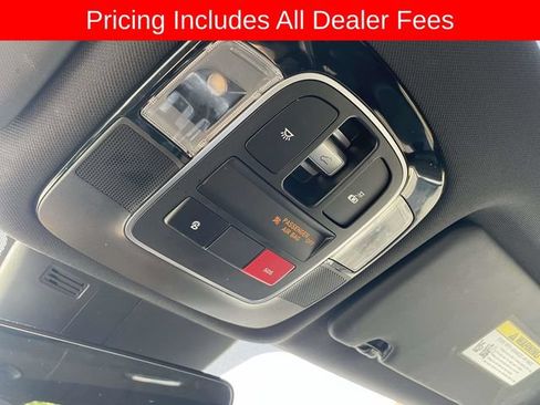 Used 2022 Hyundai Santa Cruz Limited AWD/4WD image 25
