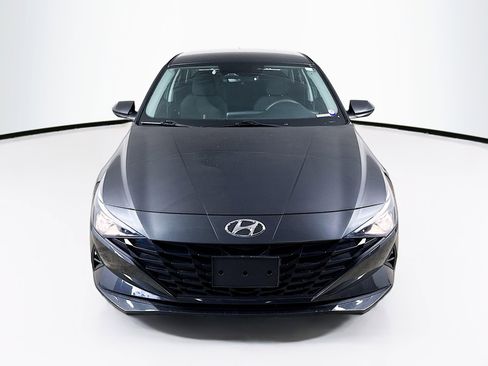 Used 2023 Hyundai Elantra SEL image 3