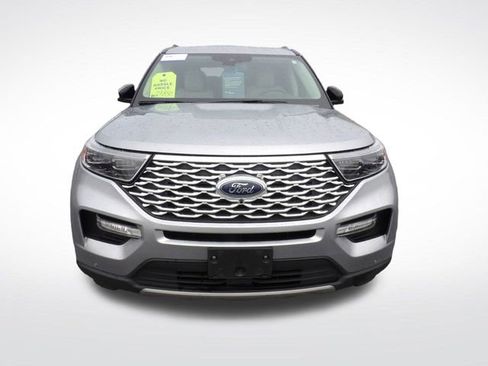 Certified 2020 Ford Explorer Platinum w/ Premium Technology Package image 2