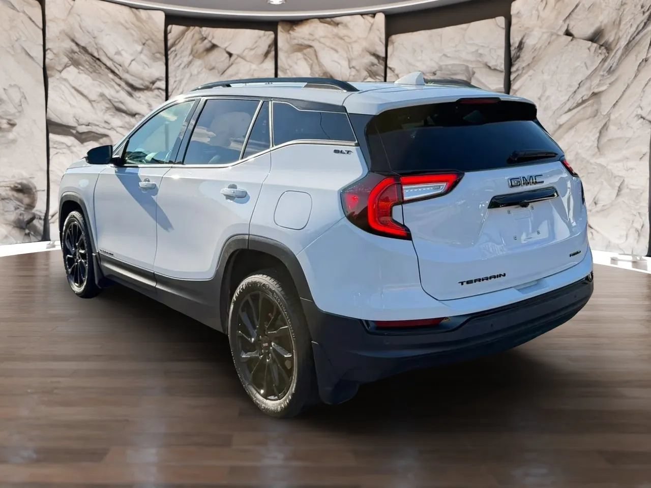 Used 2024 GMC Terrain SLT w/ Elevation Edition AWD/4WD image 5