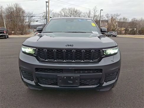 Used 2023 Jeep Grand Cherokee L Altitude image 5