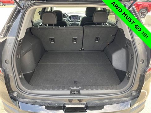 Used 2024 GMC Terrain SLE image 32