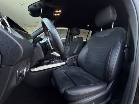 Used 2024 Mercedes-Benz GLB 250 image 4