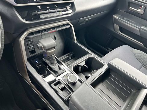 Used 2022 Toyota Tundra SR5 w/ SR5 Convenience Package image 24