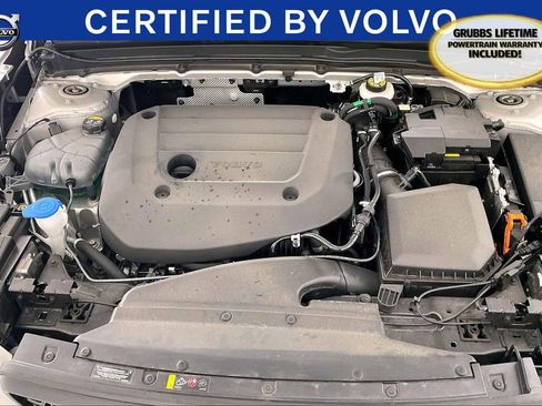 Certified 2025 Volvo XC40 B5 Plus image 13
