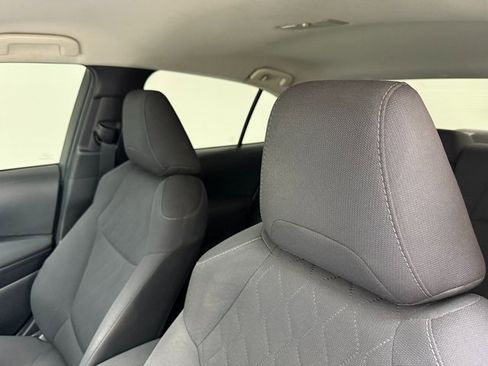 Used 2021 Toyota Corolla LE image 24