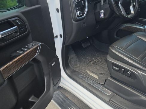 Used 2022 GMC Sierra 1500 Denali w/ Denali Premium Package AWD/4WD image 11
