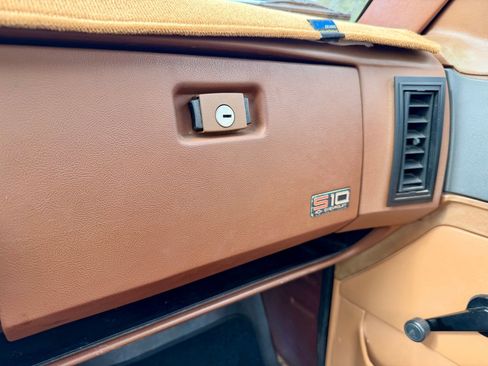 Used 1988 Chevrolet S10 Pickup 2WD Regular Cab image 49