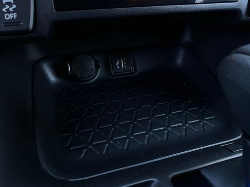 Used 2025 Toyota RAV4 XLE image 26