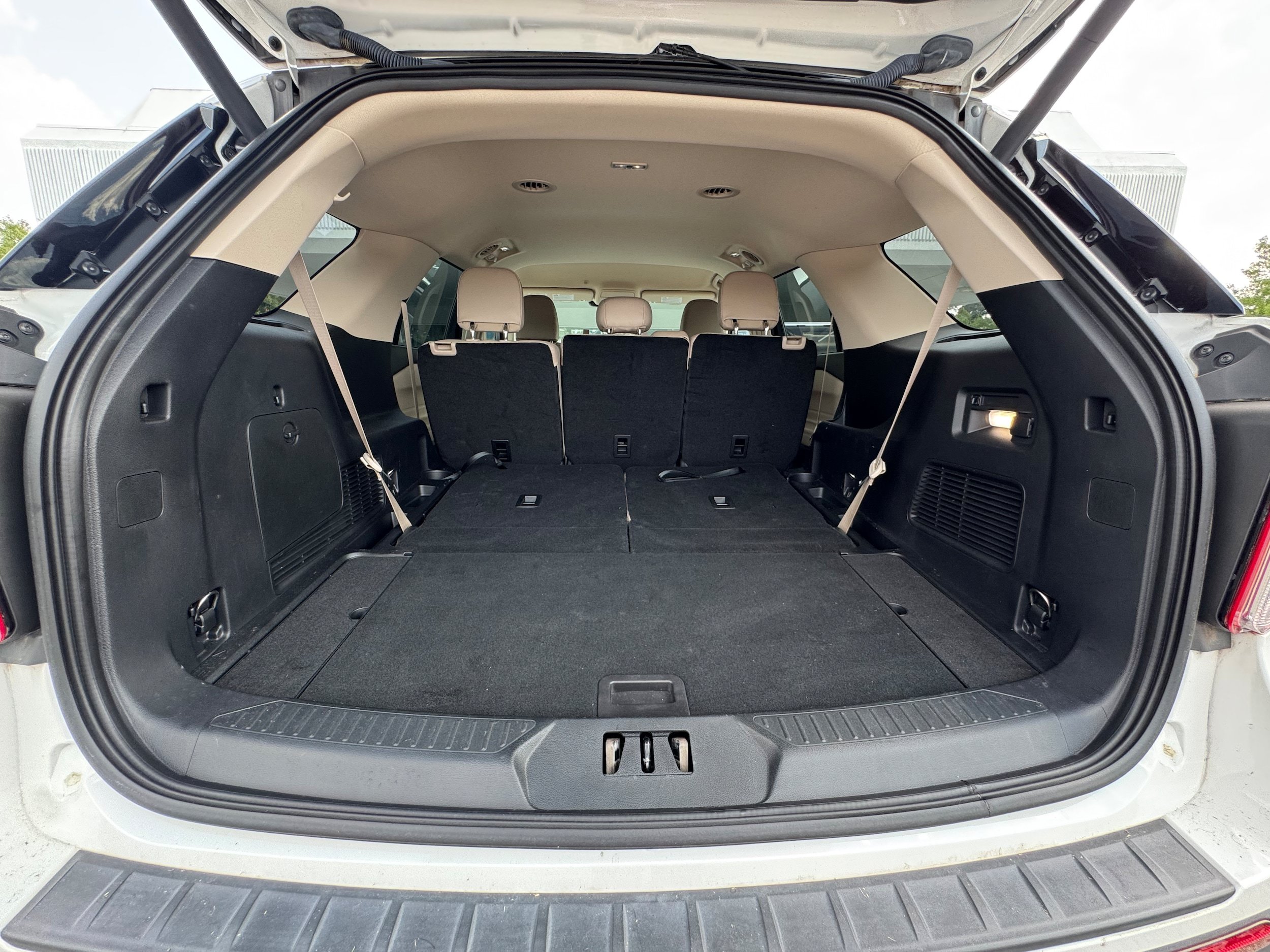 Used 2023 Ford Explorer XLT w/ Equipment Group 202A RWD image 30