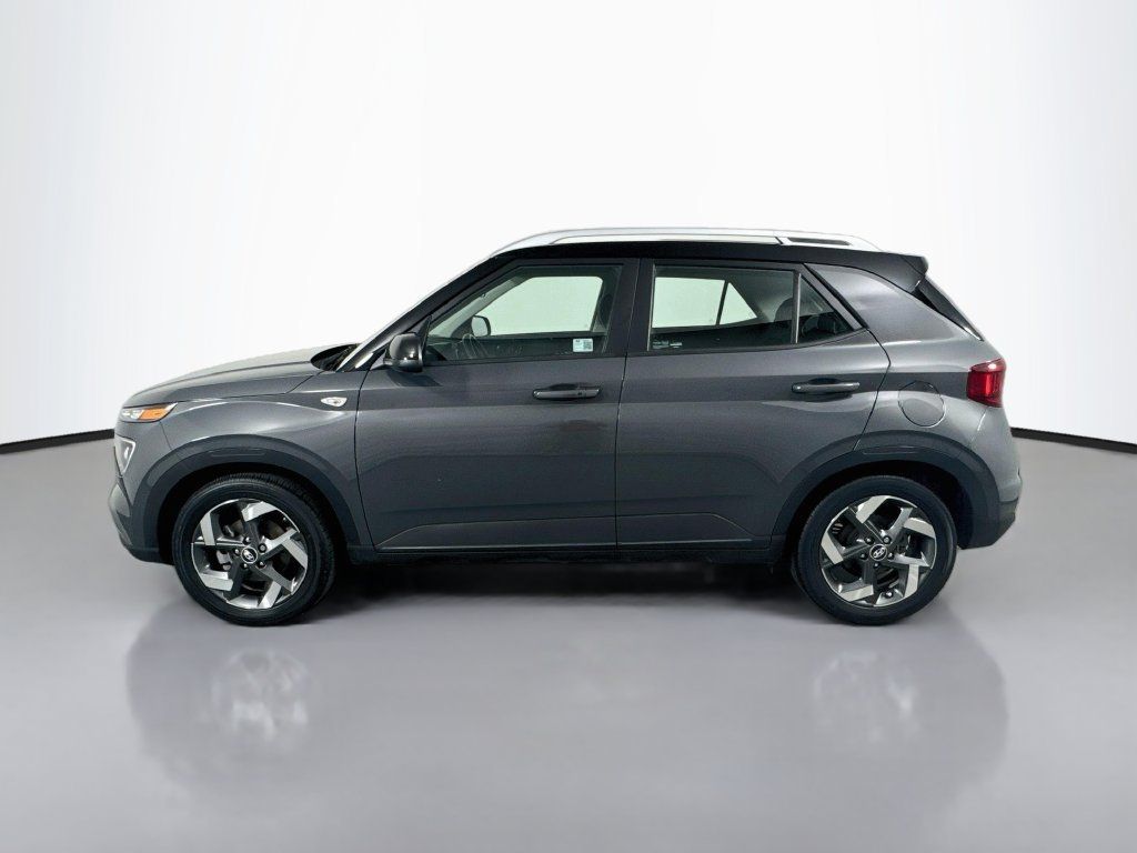 Certified 2024 Hyundai Venue Limited FWD image 8
