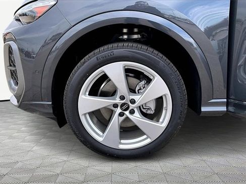 New 2025 Audi Q5 2.0T Premium Plus image 11