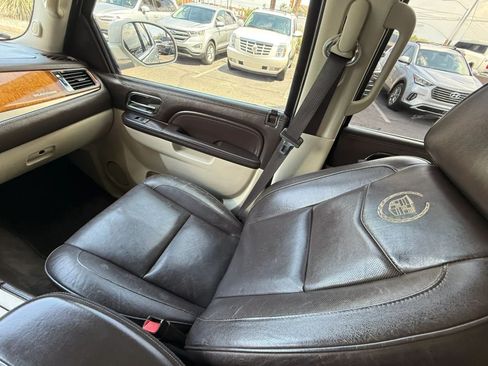 Used 2013 Cadillac Escalade Platinum AWD/4WD image 49