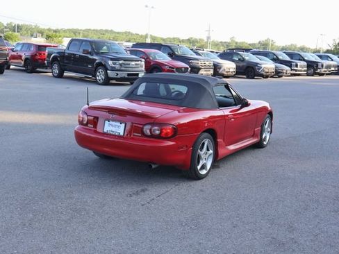 Used 2005 MAZDA MX-5 Miata w/ Convenience Pkg RWD image 7