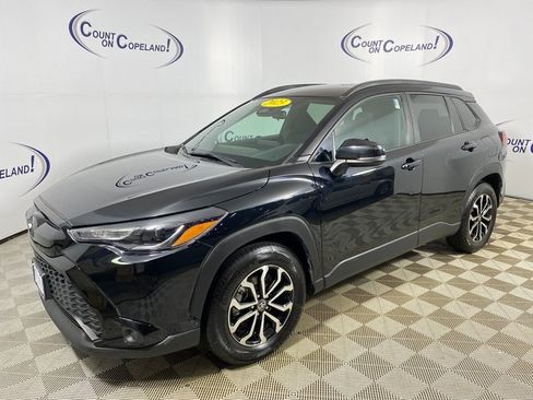 Used 2023 Toyota Corolla Cross S image 3