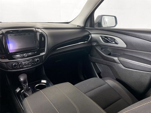 Used 2021 Chevrolet Traverse LT image 31