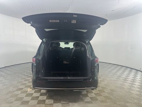 Used 2023 Toyota Sienna Limited AWD/4WD image 7