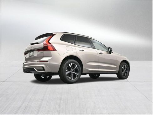 New 2026 Volvo XC60 B5 Core AWD/4WD image 25