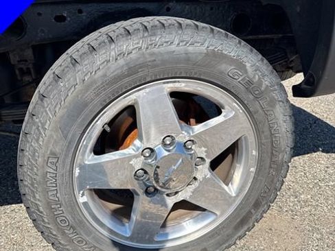 Used 2015 Chevrolet Silverado 2500 LTZ AWD/4WD image 15