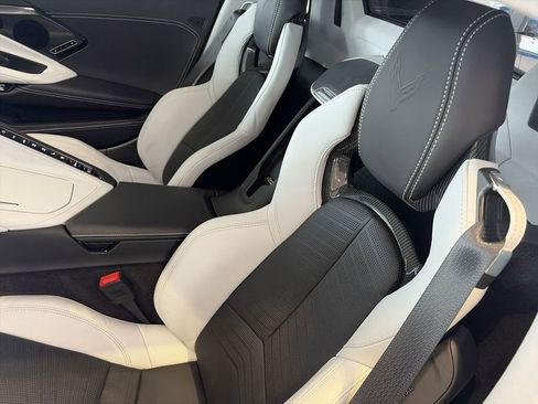 Used 2025 Chevrolet Corvette Stingray Premium Conv w/ Z51 Performance Package image 11