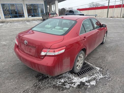 Used 2011 Toyota Camry LE image 7