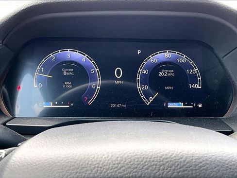 Used 2024 Jeep Grand Cherokee L Limited AWD/4WD image 3