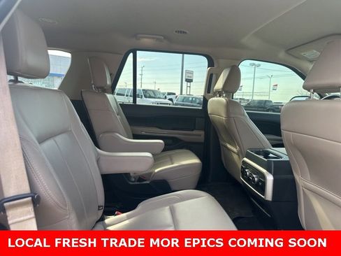 Used 2022 Ford Expedition XLT image 11