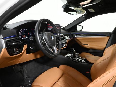 Certified 2022 BMW 530i xDrive w/ Convenience Package image 14