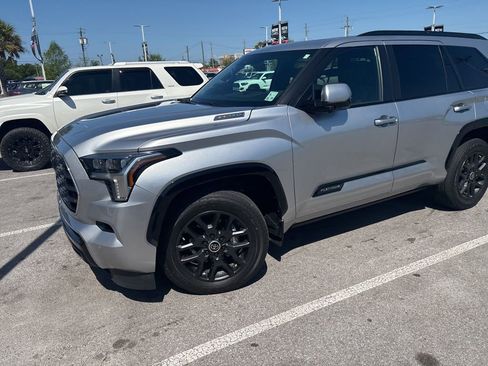 Used 2024 Toyota Sequoia Platinum image 9