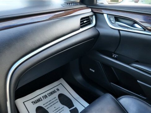 Used 2017 Cadillac XTS Luxury image 9