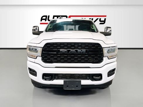 Used 2024 RAM 2500 Laramie AWD/4WD image 2