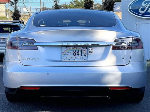 Used 2016 Tesla Model S 70 RWD image 5